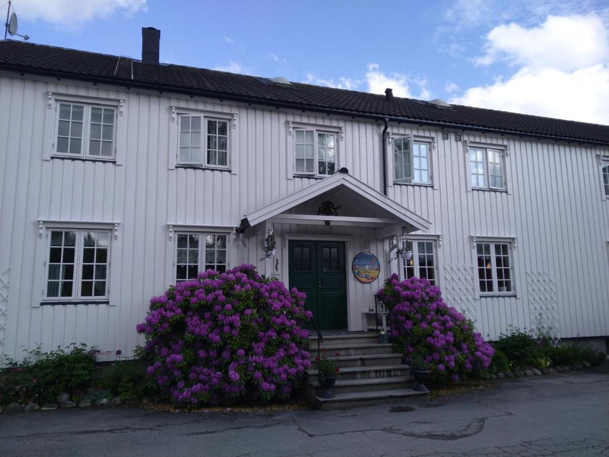Grong Gard Guesthouse Exterior photo