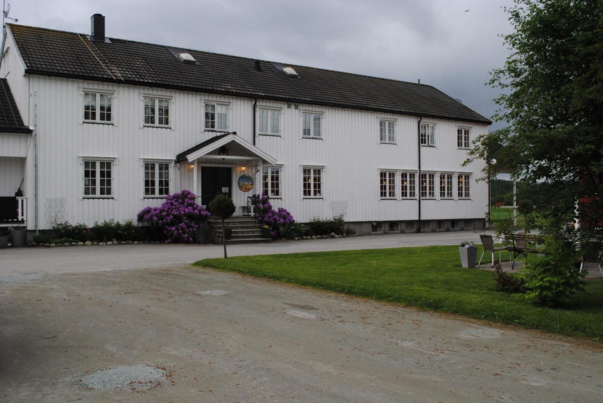 Grong Gard Guesthouse Exterior photo